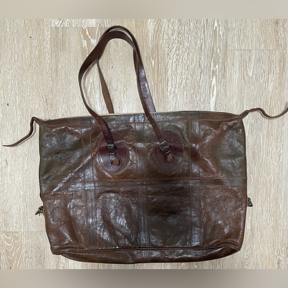 iL Bisonte / Barbara Bolan large brown leather tote style bag w/plaid interior - Picture 1 of 10